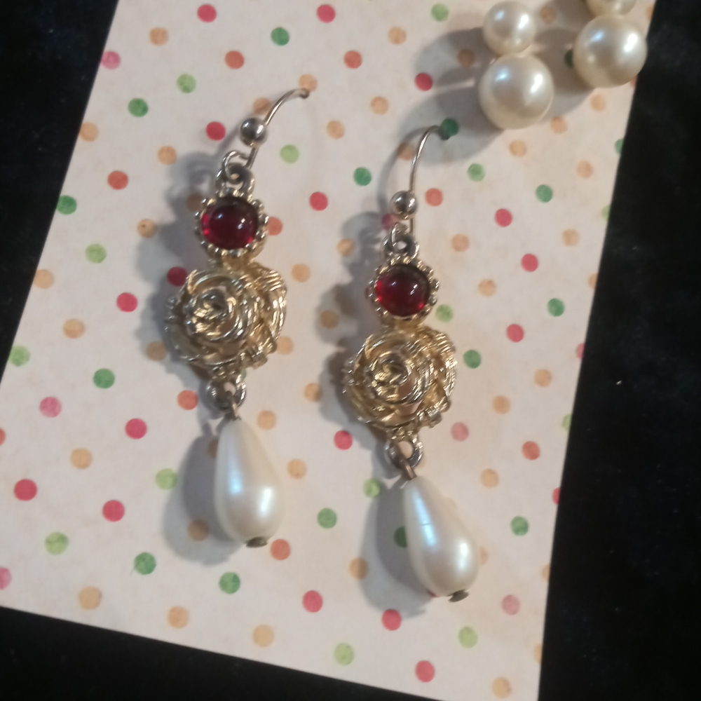 Vintage Gold and Red Dangle Earrings